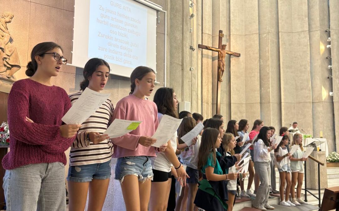 Eucaristía de Santa Teresa en Ikasbide: educar en empatía y solidaridad